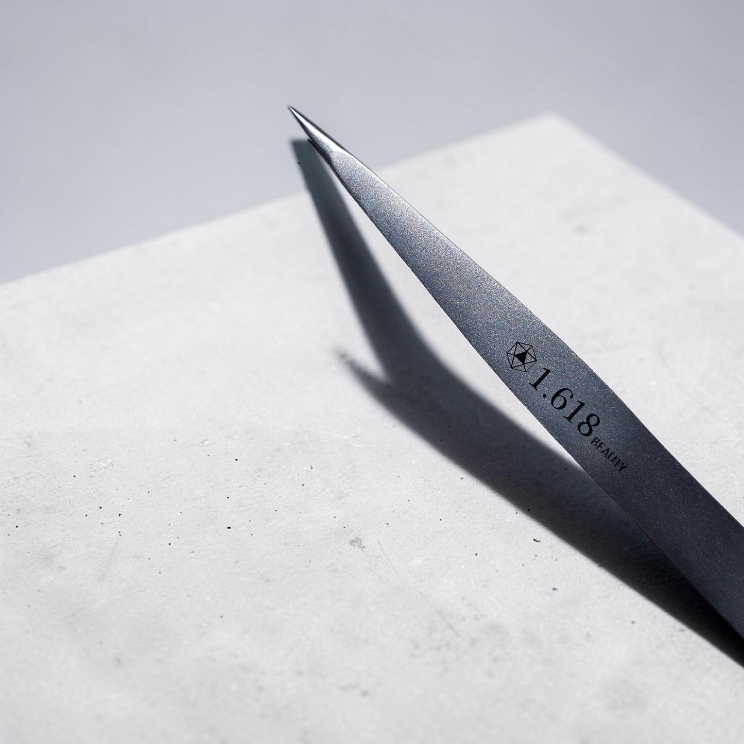 Ultra Fine Point 4' Tweezer